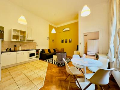Peaceful Central 1BR with AC - Yellow House