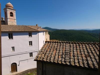 Scappo in Umbria, L'affaccio