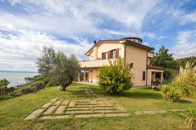 Villa il Mandorlo by VacaVilla