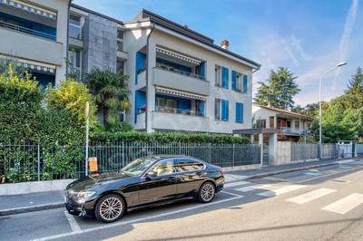GuestHost - La Perla Charming Apartment with Balcony!