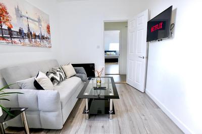 2 Bedroom Apartment Southsea - Sleeps 5 & Free Parking