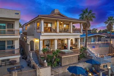 Riverfront Gem, Spa, Games, BBQ, Pet-Friendly!