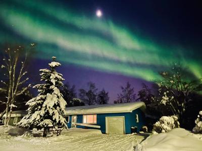 Taku's Contemporary & Stylish Private Retreat