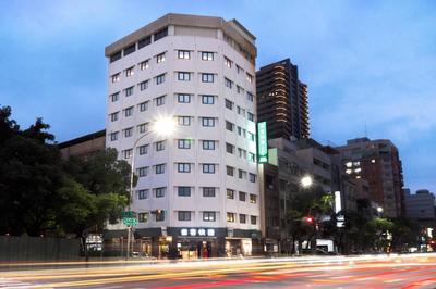 CHECK inn Express Kaohsiung Love River