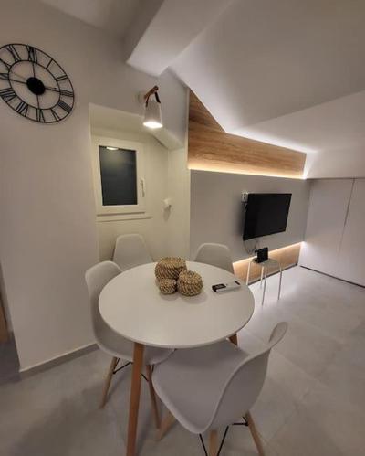 Athens Cosy Semi-Basement Apartment