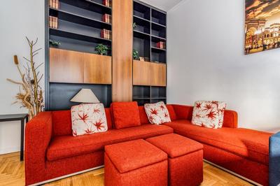 Ampio appartamento zona Moscova con due terrazzi