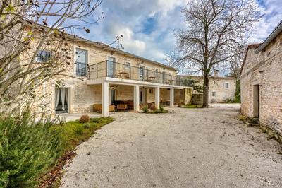 Holiday House Orbanic