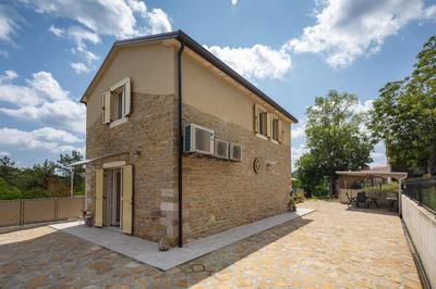 Rustic villa Casa Mavretici with pool in Motovun
