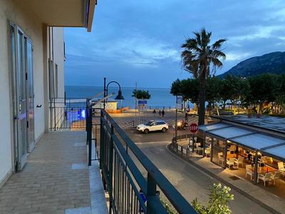 La Casa Lungo Il Mare