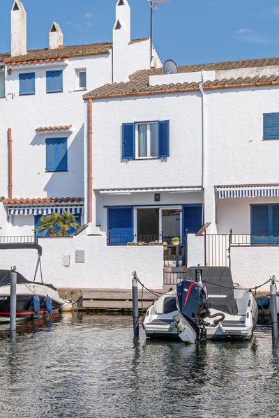 405-Casa al canal con amarre