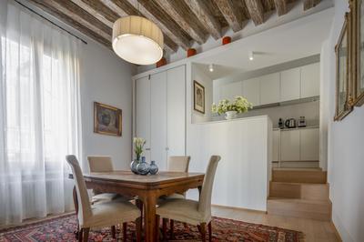 Miracoli Apartment with View on the Canal R&R