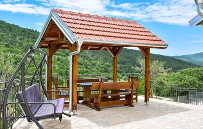 Holiday home Vrvilo- with private pool and playground