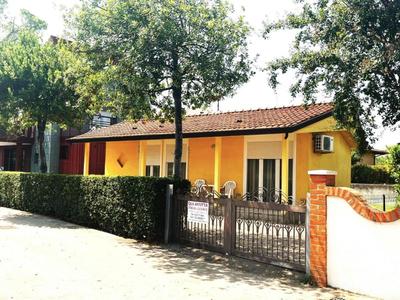 Cozy and welcoming house with private garden
