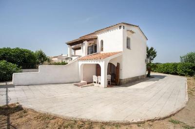 Casita en Empuriabrava con jardin AV-17