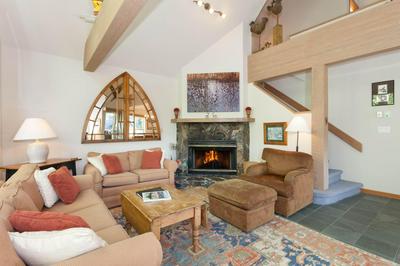 Snowgoose 11 | Central Location, Family-Friendly, Ski Home Access, 2 Parking Spaces