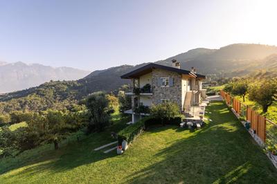 Mos Country House