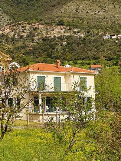 Sea Breeze Apartments