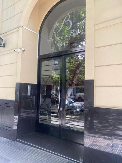 DEPARTAMENTO CENTRICO AVENIDA BELGRANO con vista a CUPULA PASAJE BAROLO