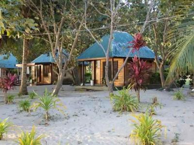 White Sandy Beach-Best Manta Snorkeling