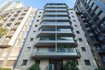 [Central/Garibaldi] Luxurious two-room apartment.