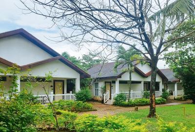 RedDoorz @ Padi Beach Resort Oton Iloilo