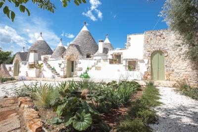 TD Trulli Fico dIndia w Pool Immersed in Nature