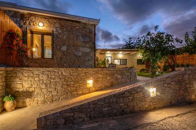 Cavos Luxury Apartments