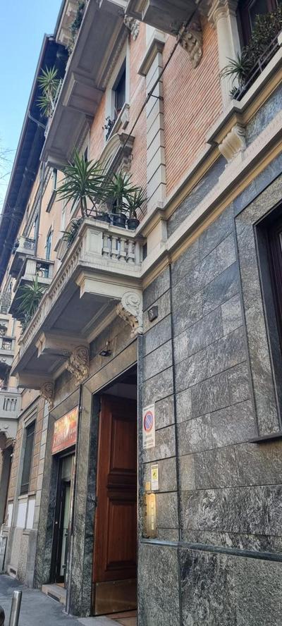 Uncle's house, 150 mq only two stops from Duomo