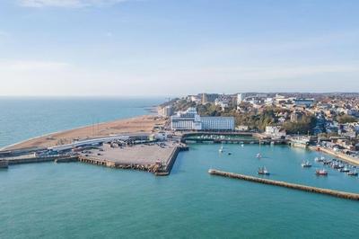 Folkestone Terrace - quirky vibe holiday home