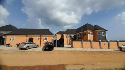 Eniks international Hotel