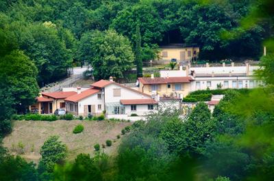 Cozy Retreat with Pool and Stunning Views in Gattaia