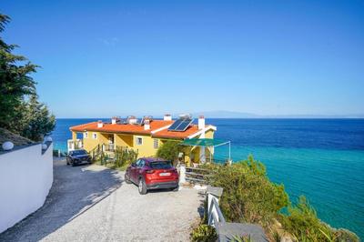 Grand Sea View