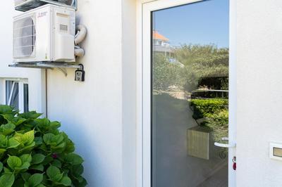 Sunnyhill apartments with private and shared pool