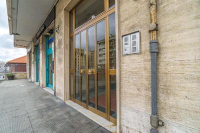 Sturla Roomy Flat with Balcony & Seaview