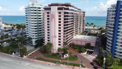 Two Bedroom on the Beach with balcony and Oceanview