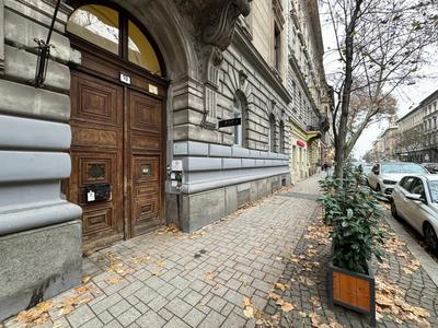 Spacious & Cozy Central Apartment w/ Terrace