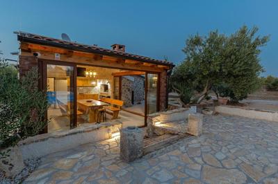 Eco Villa Solus with pool