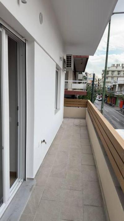 New Center Apartment Near Metro