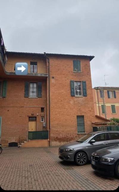 SpazioViola appartamento intimo boho style uno spazio magico per l'energia che si respira in un palazzo della vecchia Bologna Qui nulla è perfetto ma tutto