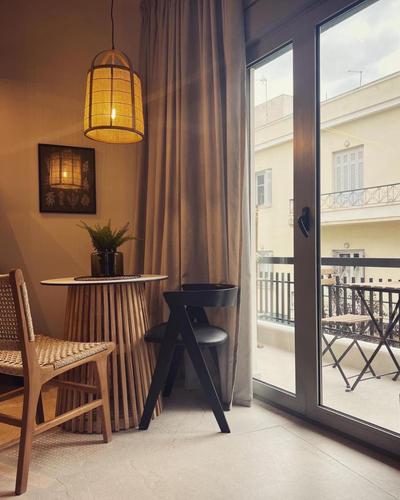 Luxurious wooden detail flat in city center
