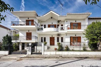 R House Trikala