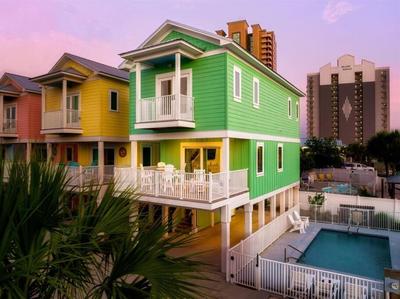 Green Family Bungalow! Beach Access, Pool, & Fishing Dock