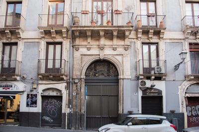 Garibaldi House Apartments
