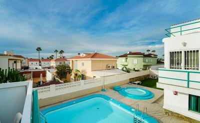 Blue Ski 6 by Homestaygrancanaria