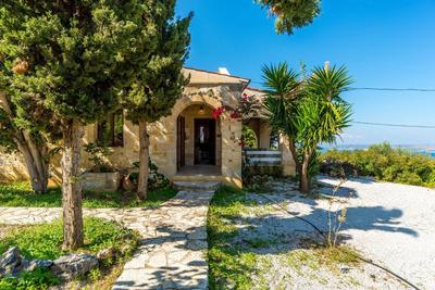 Villa Calliope St George Retreat BY APOKORONAS-VILLAS