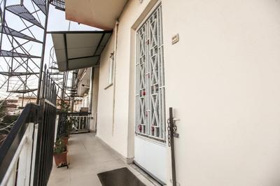 Green Corner Retro Apartment