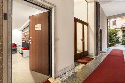 Modern Quiet Super Central Luxury Apartment