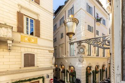 Pantheon by Rental in Rome