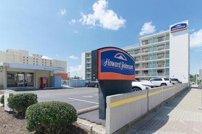 Howard Johnson by Wyndham Virginia Beach At The Beach