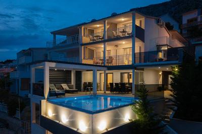 Luxury Seafront Villa with Heated Pool, Jacuzzi, Sea View, 150 m from Beach